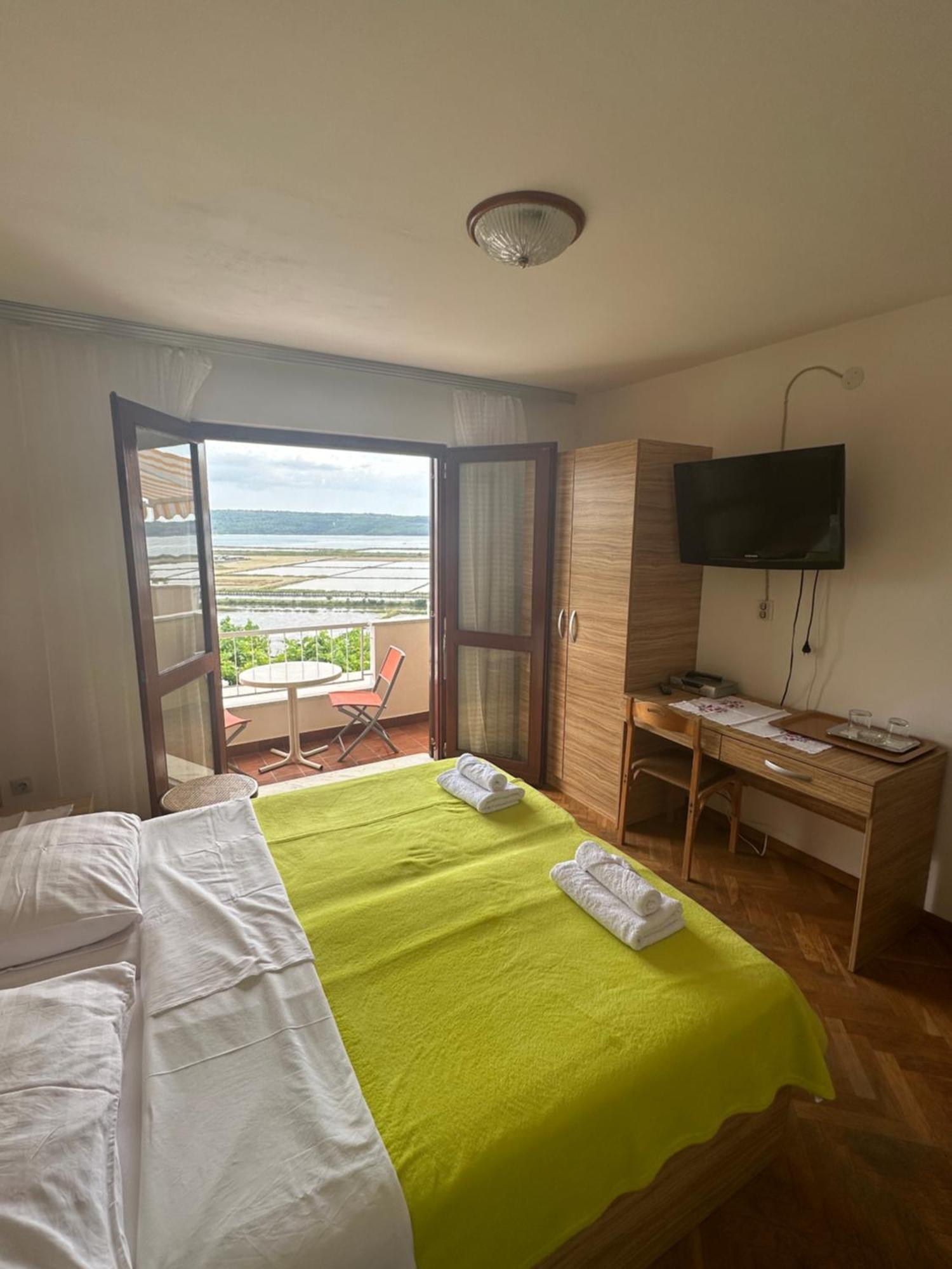 Rooms And Apartments Roza ปอร์โตรอซ ภายนอก รูปภาพ