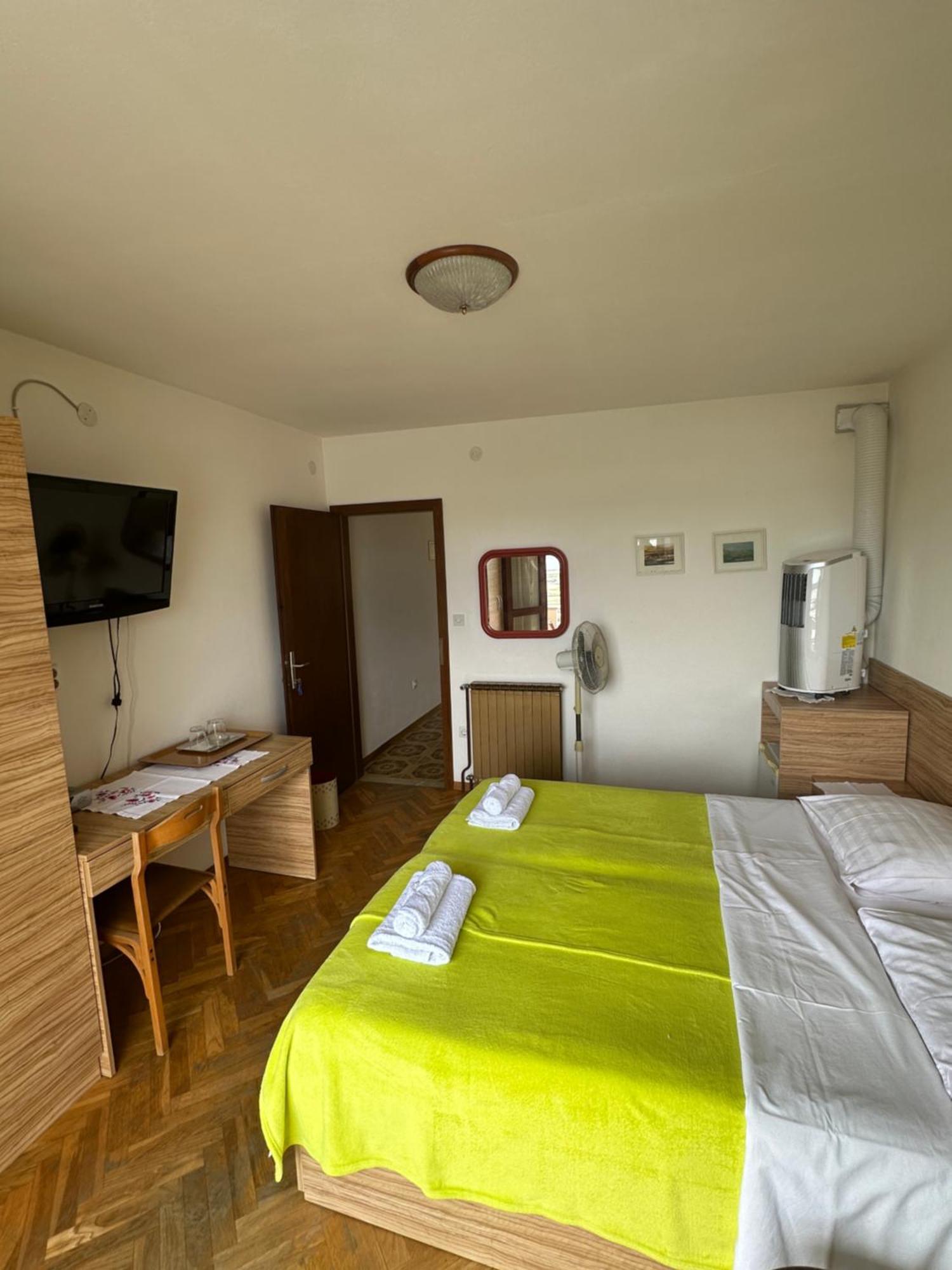 Rooms And Apartments Roza ปอร์โตรอซ ภายนอก รูปภาพ
