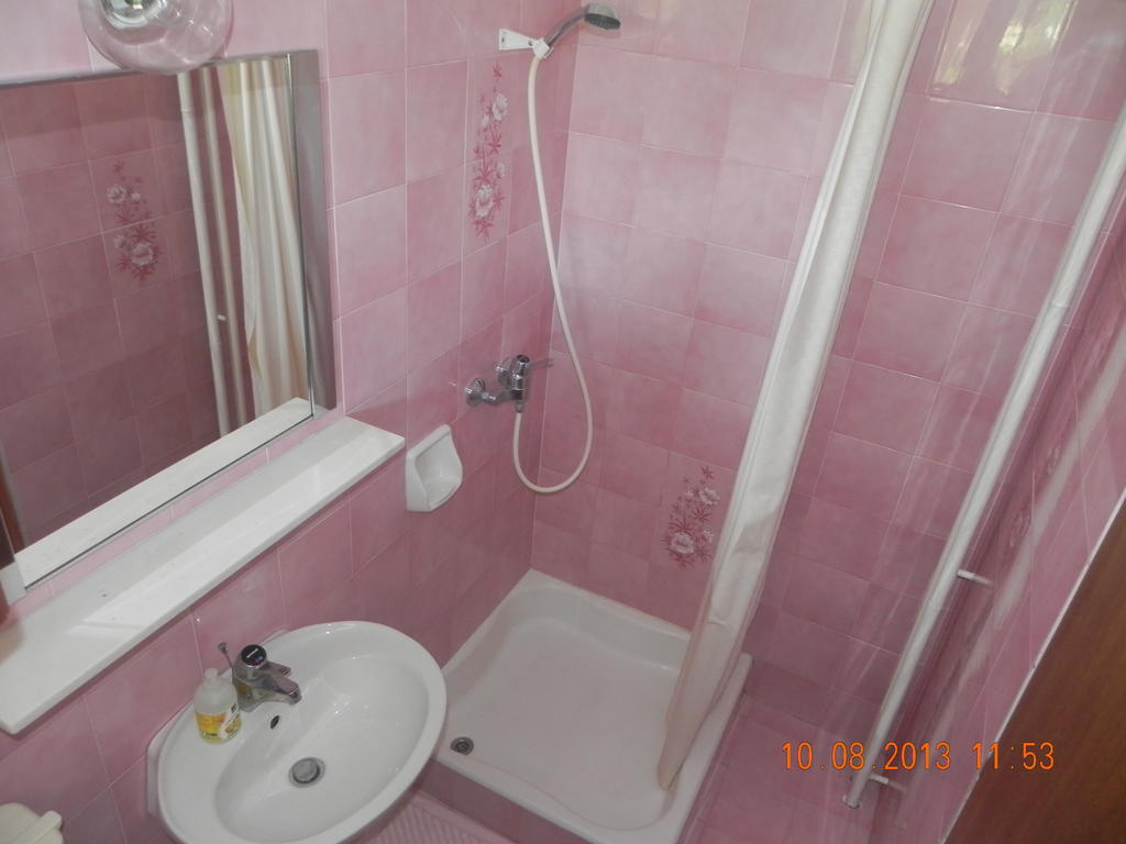 Rooms And Apartments Roza ปอร์โตรอซ ภายนอก รูปภาพ